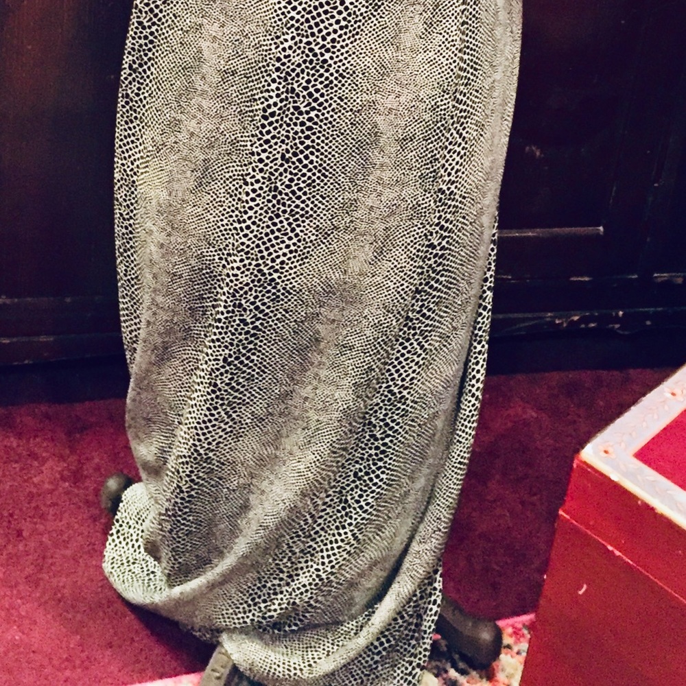 Dress - Picture 4 of 5